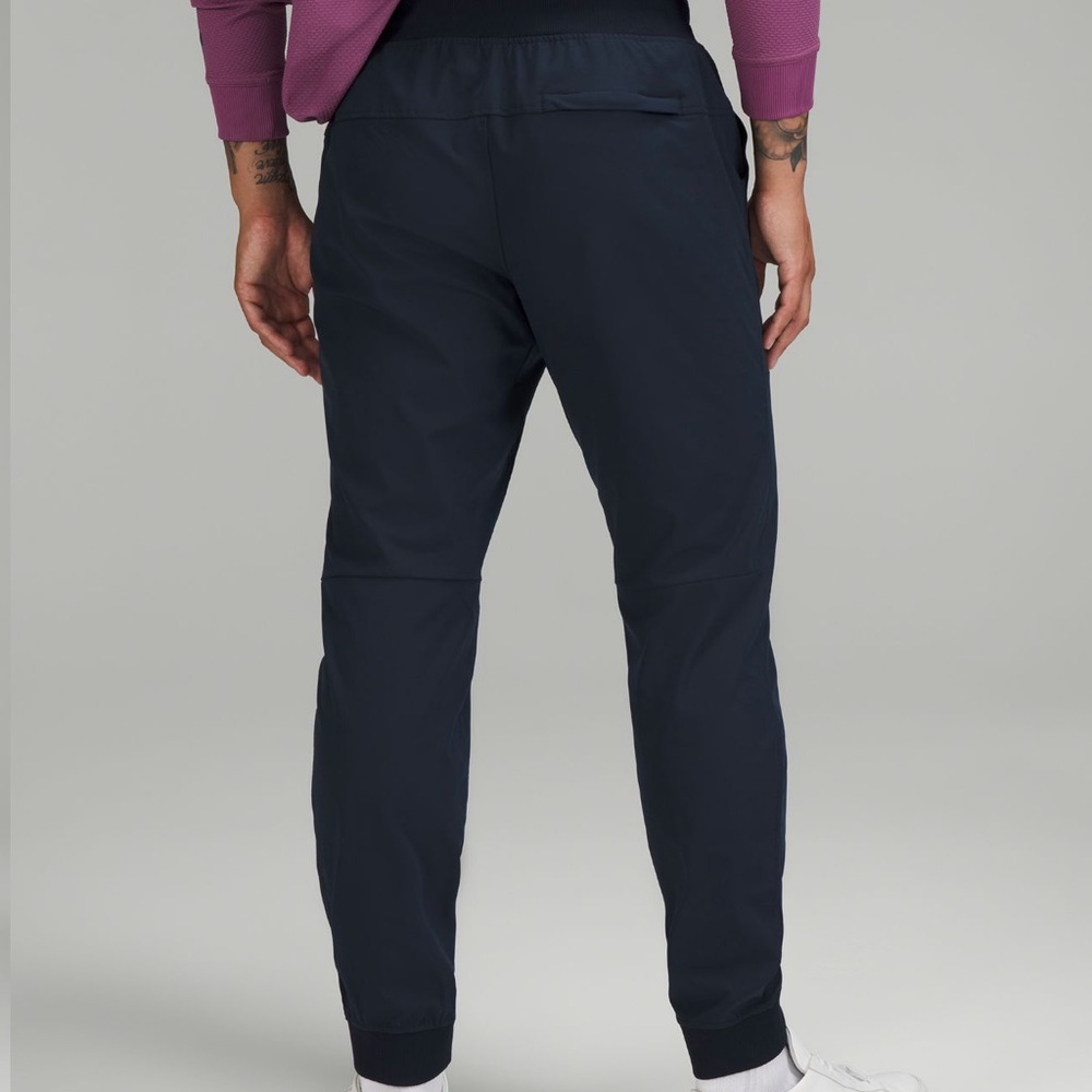 Lululemon ABC Jogger Shorter Length
*Warpstreme